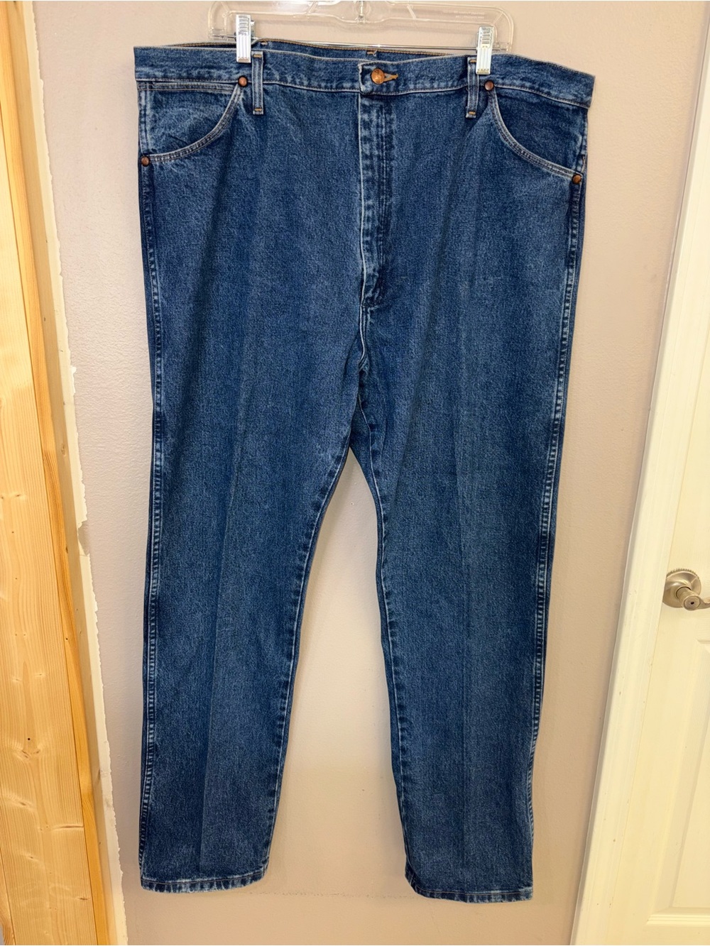 Wrangler 42X34 Men's Relaxed Fit Dark Blue Denim Jeans